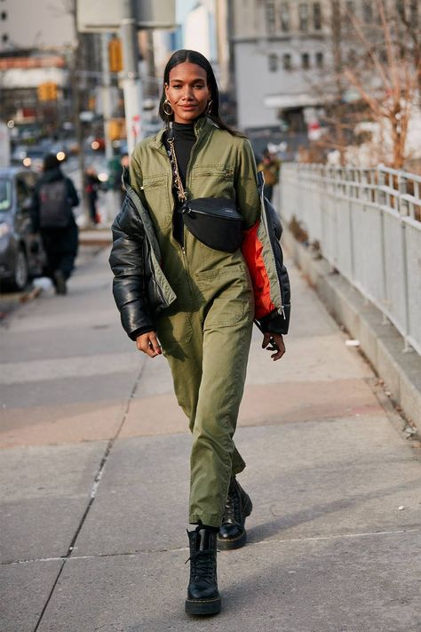 See the Latest New York Fashion Week Street Style Fall 2019 | Who What Wear Cool Outfits For Women, Army Green Jumpsuit, Street Style New York, Botas Western, Goth Outfit, Street Style Fall Outfits, New York Street Style, New York Fashion Week Street Style, Fall Inspiration