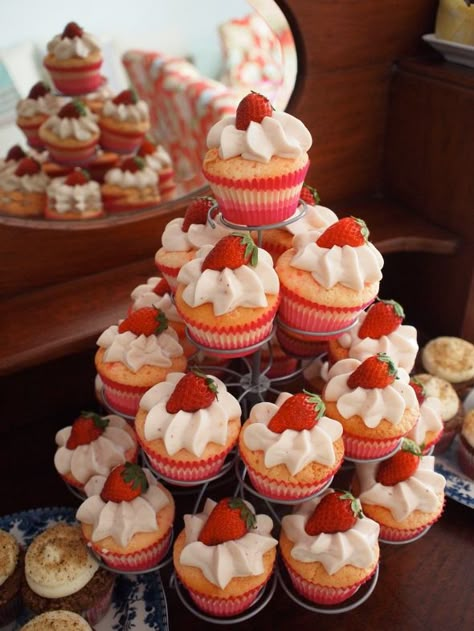 Strawberry First Birthday Cupcakes, My Berry First Birthday Cupcakes, Strawberry Decorated Cupcakes, Berry First Birthday Desserts, Strawberry Themed Cupcakes, Berry First Birthday Cupcakes, Strawberry Centerpiece Ideas, First Birthday Party Food, Filled Strawberry