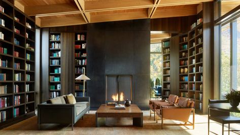 Ten living rooms with practical and beautiful built-in storage Shack Interior, Olson Kundig, Modern Home Ideas, Utah House, Peaceful Bedroom, Timber Ceiling, Pale Wood, Built In Grill, Banquette Seating