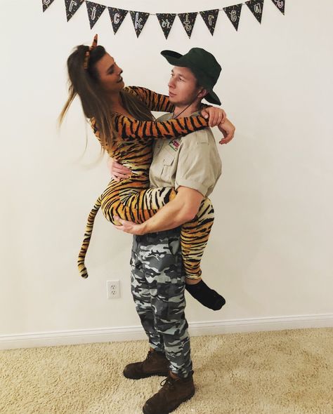 Couple Tiger & Zookeeper Halloween costume Zoo Animal Halloween Costumes, Zookeeper Halloween, Zookeeper Halloween Costume, Animal Halloween Costumes For Women, Zoo Outfit Ideas, Cheetah Halloween Costume, Zoo Outfit, Easy Couple Halloween Costumes, Funny Couple Halloween Costumes