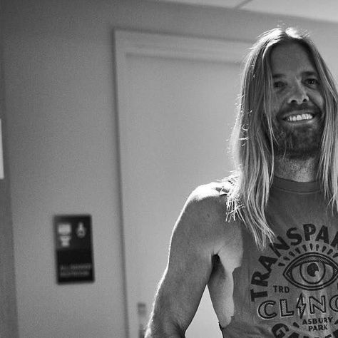 Taylor Foo Fighters, 8k Photos, Rip Taylor, Foo Fighters Nirvana, Taylor Hawkins, Dave Grohl, Music People, Foo Fighters, Music Photography