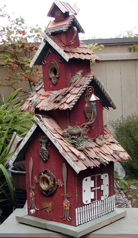 Bird Houses Ideas Diy, Beautiful Birdhouses, Birdhouses Rustic, Garden Birdhouses, Bird House Feeder, Bird House Plans, Unique Bird Houses, Birdhouse Designs, Bird Houses Diy