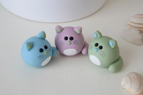 Ceramica En Frio Ideas, Fimo Kawaii, Polymer Clay Figures, Tanah Liat, Polymer Clay Diy, Cute Polymer Clay, Clay Animals, Clay Miniatures, Cute Clay