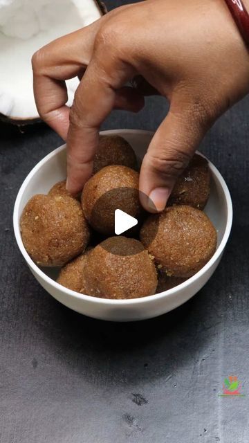 Nariyal Ladoo Recipe, Laddoo Recipe, Coconut Ladoo Recipe, Coconut Ladoo, Laddu Recipe, Ladoo Recipe, Dj Remix, Indian Sweet, Thanks For Watching