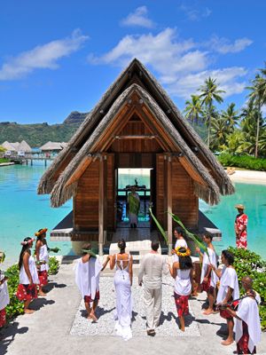 tahiti wedding Gauguin Tahiti, Tahiti Wedding, Papeete Tahiti, Bora Bora Wedding, Tahiti Bora Bora, Tahiti Travel, Bora Bora Honeymoon, Bora Bora Resorts, Weddings Abroad