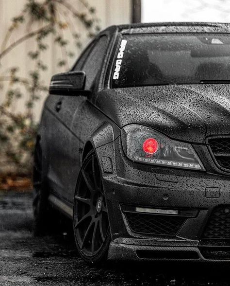 C63 Amg Wallpapers, Mercedes Photo, Cls 63, Mercedes C180, Cls 63 Amg, Mercedes Benz Wallpaper, Black Mercedes Benz, Mercedes W204, Cool Truck Accessories