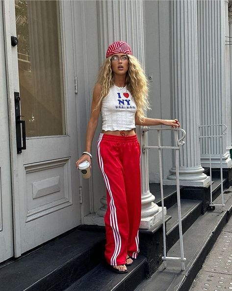 Sporty Stage Outfit, Red Sporty Outfit, Red Nike Outfit, Sporty Spice Outfit, Ss24 Outfits, Sporty Girl Outfits, Summer City, Festival Inspo, Sporty Spice