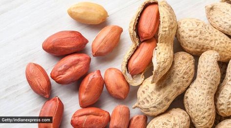 Peanut Benefits, Good Brain Food, Raw Peanuts, Healthy Nuts, Peanut Allergy, Idee Pasto Sano, Kitchen Recipes, Heart Healthy, Healthy Fats