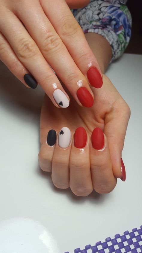 Red Black And White Gel Nails, Nails 2023 Trends Red And Black, Simple Nails Red And Black, Red Black And White Nails Simple, Red With Black Heart Nails, Red And Black Nail Ideas Simple, Black And Red And White Nails, Black And Red Valentines Nails Short, February Nails Ideas Valentines Day Red And Black