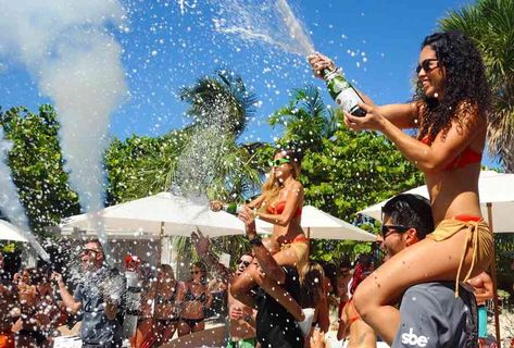 Best Pool Parties in Miami, Florida This Summer - Thrillist Pool Party Miami, House Pool Party, Miami Beach Party, Miami Pool, Weekend In Miami, Miami Bachelorette Party, Miami Party, Bachelorette Party Destinations, Miami Girls