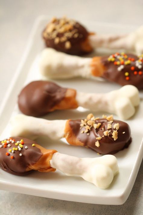 Chocolate Caramel Turkey Legs Marshmallow Balls, Chocolate Cream Cheese Cake, Turkey Legs Recipe, Turkey Leg Recipes, Fun Holiday Treats, Oreo Fudge, Turkey Leg, Mint Oreo, Holiday Food Ideas