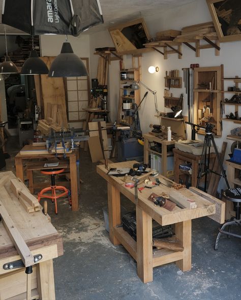 @ateliermateus #marcenaria #woodworking #joinery #atelier #lisboa Furniture Making Workshop, Jewelry Studio Space, Furniture Workshop, Record Rack, Carpentry Workshop, Art Studio Space, Art Studio Room, Workshop Studio, Woodworking Joinery