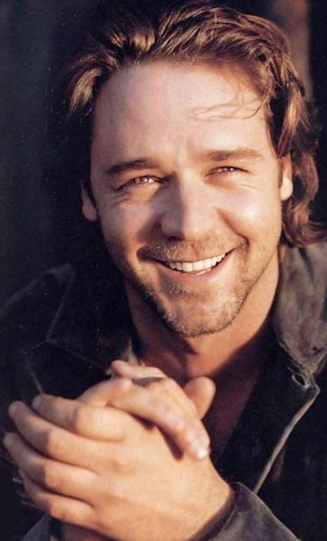 Russell Crowe - He is hot & just my top!! Javert Les Miserables, Aries Celebrities, Actors Portraits, Drawing Subjects, Russel Crowe, Gladiator 2000, Herb Ritts, Holy Guacamole, Famous Person