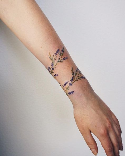 Tattoo Artist🌿Victoria Scarlet on Instagram: “Lavender bracelet 🌿 • #tattoo #tattoos #tatts #taot #tinytattoo #smalltattoo #floraltattoo #flowertattoo #instaart #ink #lavendertattoo…” Lavender Tattoo Wrist, Tato Grunge, Tattoo Lavender, Lavender Tattoos, Tato Geisha, Miscellaneous Tattoos, Lavender Bracelet, Arm Wrap Tattoo, Flower Vine Tattoos