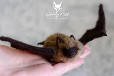 Needle Felt Bat, Hand Felting, Felt Making, Handmade Animals, Halloween Creatures, Wool Dolls, Felt Halloween, Needle Felting Projects, Felted Animals