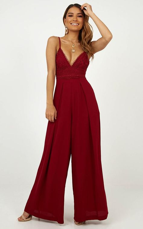 Prom Jumpsuit, Cocktail Dresses With Sleeves, V Neck Wedding Dress, Jumpsuit Outfit, Bring It, Ladies Dress Design, Looks Style, Women's Fashion Dresses, Capsule Wardrobe