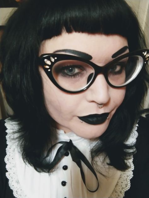 Goth girl Goth Glasses Frames, Goth Glasses, Woe Is Me, Goth Outfit Inspo, Alt Makeup, Goth Outfit, Goth Girl, Gothic Beauty, Goth Outfits