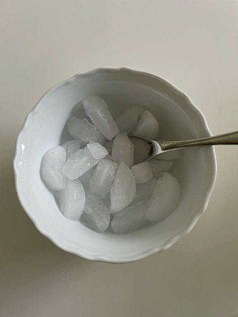 Ice Meal Aesthetic, Icy Water Aesthetic, Ice Cubes Aesthetic, Ice Diet, Ice Shapes, Emo Tiktok, Ice Eater, Low Calorie Snack, Ice Eating