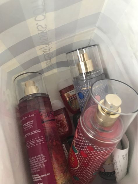 Bath And Body Works Combo Ideas, Bath And Body Works Perfume Aesthetic, Bath And Body Works Aesthetic, Best Bath And Body Works Scents Tiktok, Thousand Wishes Bath Body Works, Bath And Body Works Perfume A Thousand Wishes, Bath And Body Works Set Aesthetic, Bath And Body Works Haul, Healing Era