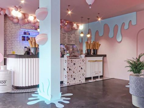 Boutique Ice Cream Shop, Popsicle Shop Design, Gelato Design Ideas, Aesthetic Ice Cream Shop Interior, Gelato Store Design, Ice Cream Shops Interior Design, Ideas For Ice Cream Shop, Modern Ice Cream Shop Interior Design, Ice Cream Cafe Interior