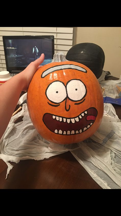 Pickle Rick Pumpkin, Rick And Morty Pumpkin, Pumpkin Painting Party, Creepy Halloween Party, Creative Pumpkin Painting, Creative Pumpkin Decorating, Halloween Date, Pickle Rick, Oldest Daughter