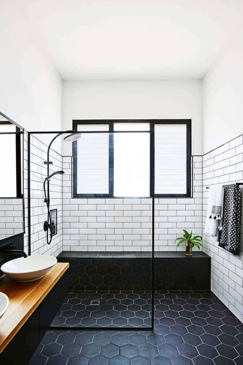 25+ Incredibly stylish black and white bathroom ideas to inspire Metro Tiles Bathroom, Midcentury Modern Bathroom, Makeover Kamar Mandi, Black And White Tile, Black And White Bathroom, Black Floor Tiles, Black White Bathrooms, Modern Bathroom Tile, White Wall Tiles