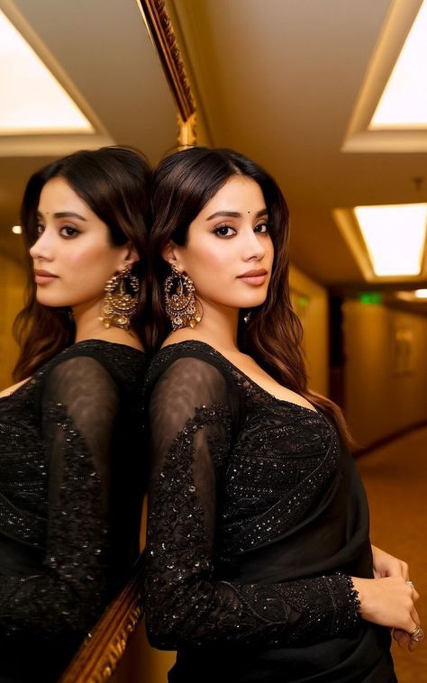 Jhanvi Kapoor Traditional Outfits, Jahnvi Kapoor Desi Style, Jahnvi Kapoor Saree, Janvi Kapoor Saree, Jhanvi Kapoor Outfits, Jhanvi Kapoor Saree, Blouse Sleeve Design, Janvi Kapoor, Jahnvi Kapoor