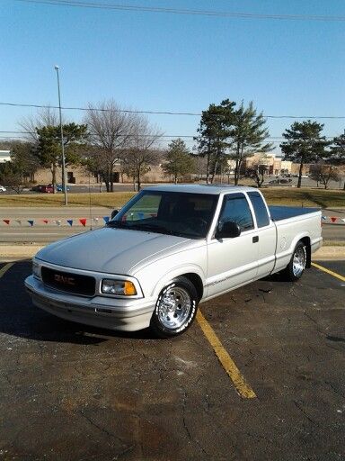 96 GMC Sonoma Lowered, and customized by myself. Chevy Suv, Gmc Pickup Trucks, Gmc Sonoma, Mini Truck, Gmc Pickup, Chevrolet S10, Mini Trucks, By Myself, Buses