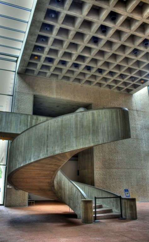 The Everson Museum of Art, Syracuse Underground Museum Architecture, Brutalist Staircase, Archeology Museum Architecture, Foto Scale, Museum Stairs Architecture, Kolumba Museum, Monumental Stairs Architecture, Everson Museum, Brutalism Architecture