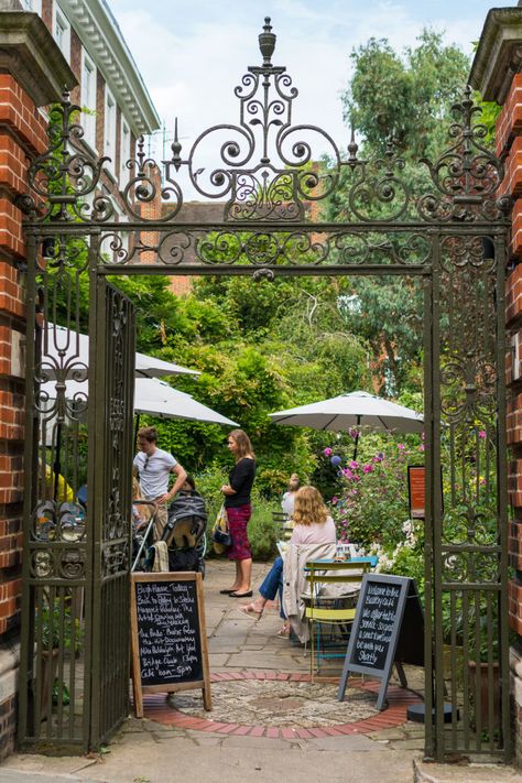 Hampstead London Aesthetic, Aesthetic Places In London, London Vacation Aesthetic, London Summer Aesthetic, London In Summer, London Hampstead, London Life Aesthetic, London Walks, Summer In London