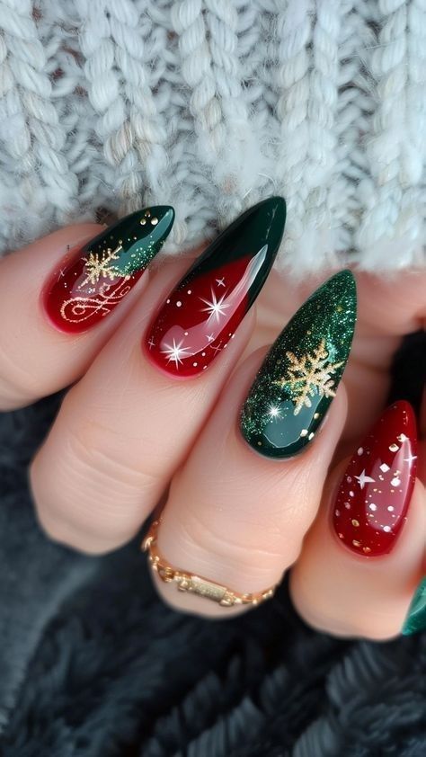 Christmas Gel, Red Christmas Nails, Holiday Nail Designs, Cute Christmas Nails, Christmas Nails Easy, Nails Easy, Christmas Gel Nails, Christmas Nails Acrylic, 50 Christmas