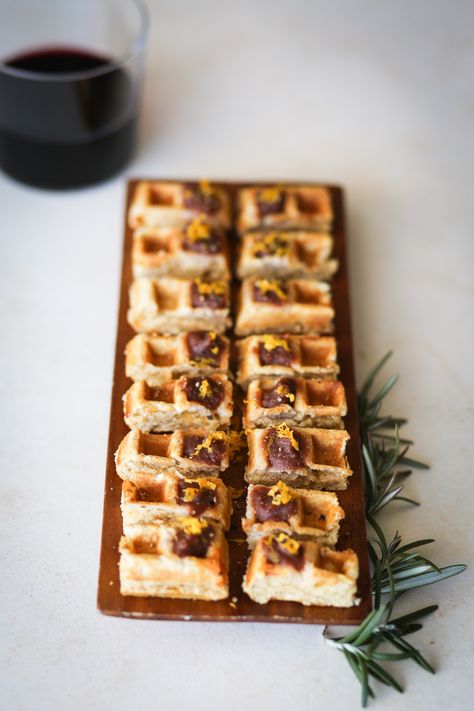 Rosemary Apple Butter Waffle Bites | Set the Table #thanksgiving #thanksgivingappetizer #thanksgivingrecipe Thanksgiving Waffles, Snail Food, Waffle Bites, Christmas Menus, Table Photography, Savory Waffles, Bite Size Appetizers, Crowd Pleasing Recipes, Easy Appetizers