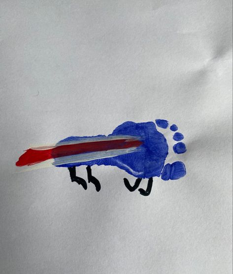 I cant take credit for this #buffalobills footprint craft. #billsmafia #letsgobuffalo #BuffaloNY Waddler Crafts, Buffalo Bills Crafts, Sport Themed Crafts, Buffalo Bills Baby, Baby Footprint Crafts, Baby Christmas Crafts, Nanny Mcphee, September Crafts, Baby Buffalo