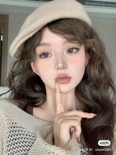 Douyin Beauty, Deep Autumn Makeup, Deep Autumn Palette, Autumn Makeup, Chinese Makeup, Hair Style Korea, Fall Makeup Looks, Deep Autumn, Nude Makeup