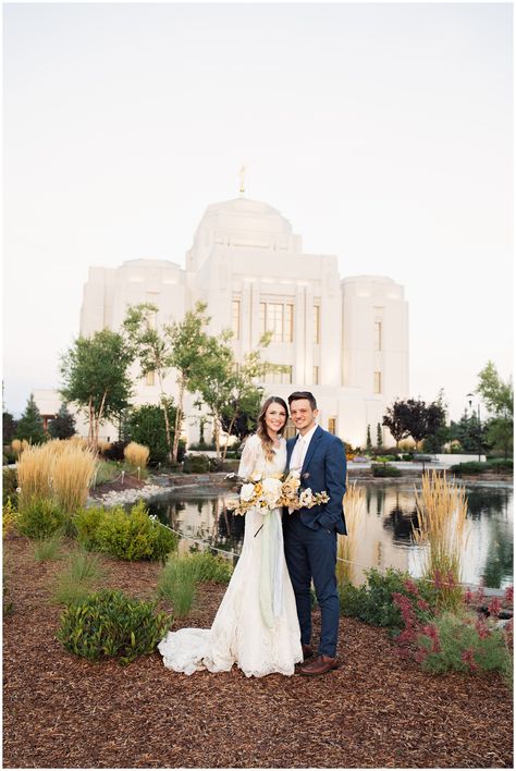 Meridian Temple Wedding, Temple Photoshoot, Meridian Temple, Boise Wedding, Temple Marriage, Temple Lds, Idaho Wedding, Lds Wedding, Temple Wedding