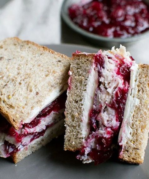 I love a good sandwich and this turkey cranberry sandwich is on the top of my list. Fresh cranberry sauce, havarti cheese, cream cheese and turkey are the perfect combo! #stuckonsweet #turkey #sandwich #recipe Cranberry Sauce Sandwich, Turkey Cranberry Sandwich, Cranberry Turkey Sandwich, Cranberry Sandwich, Cinnamon Coffee Cake Muffins, Sandwich Spread Recipes, Turkey Sandwiches Recipes, Cream Cheese Sandwiches, Chocolate Chex