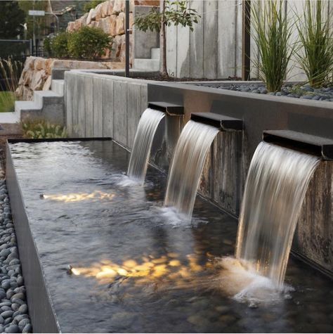 Swimming Pool Fountains, Water Fountain Design, Water Feature Wall, Pool Fountain, Fountain Design, Driveway Landscaping, Backyard Retreat, Swimming Pools Backyard, Koi Pond