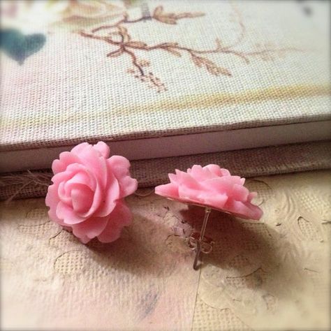 #earrings #floral #pink Fun Pink Earrings, Honeymoon Avenue, I Believe In Pink, Earrings Summer, Styling Inspiration, Fashion Wishlist, Silver Spoons, Flower Tops, Spring Is Here