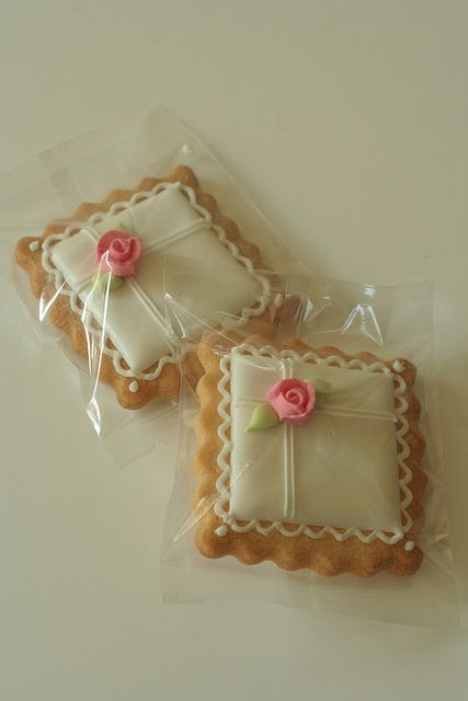 Pink Rose Cookies Rose Cookies, Spring Cookies, Sugar Cookie Designs, Tea Cookies, Pretty Cookies, Fancy Cookies, Creative Cookies, Beautiful Cookies, Flower Cookies