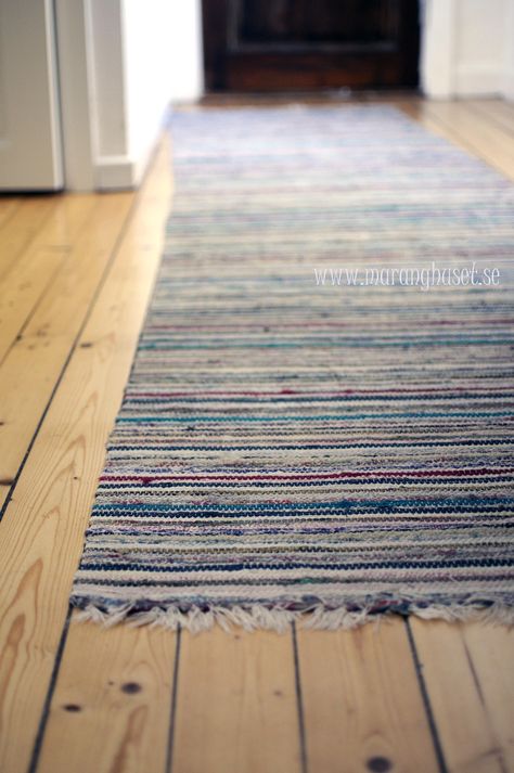 swedish rag rug | home decor + decorating ideas Rug Aesthetic, Rag Rugs, Aesthetic White, Scandinavian Decor, Rag Rug, Recycled Fabric, Woven Rug, Handwoven Rugs, Rug Making