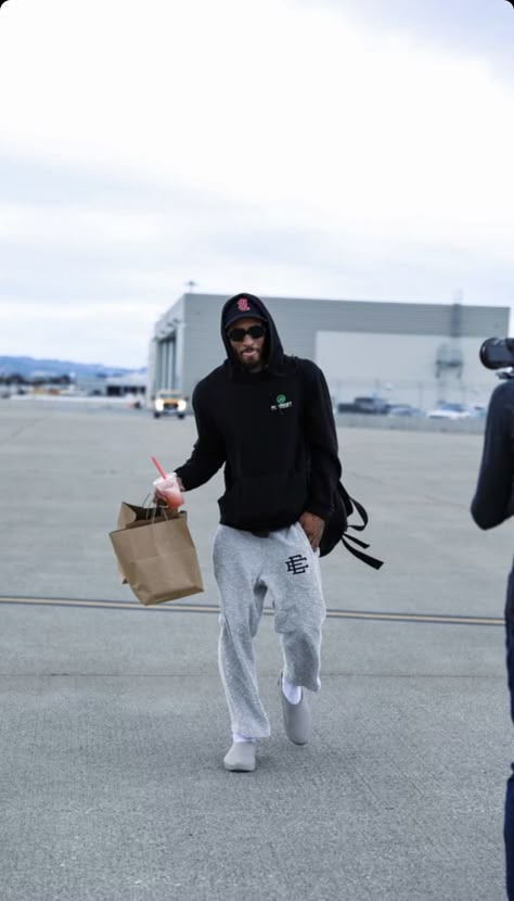 Airport Fits Men, Starboy Fits, Airport Outfit Men, Athlete Style, Airport Outfit Comfy, Gary Payton Ii, Wings Fashion, Comfy Airport Outfit, Retro Photoshoot