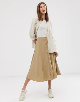 Long Beige Skirt Outfit, Beige Skirt Outfit, A Line Skirt Outfits, Polka Dot Midi Skirt, Midi Skirt Outfit, Beige Skirt, Midi Sundress, Latest Skirts, Pleated Maxi Dress