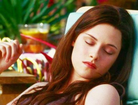 Vitamin D... Twilight Eclipse, Vampire Twilight, Beverly Hills Chihuahua, Twilight Saga Series, Bella Cullen, Twilight Photos, Edward Bella, Twilight Film, Sarah Shahi