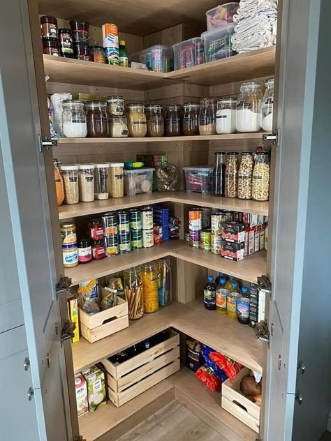 Kitchen Pantry Layout, Pantry Layout Ideas, Corner Pantry Ideas, Corner Kitchen Pantry, Pantry Closet Design, Pantry Layout, Corner Pantry, Organized Kitchen, Pantry Ideas