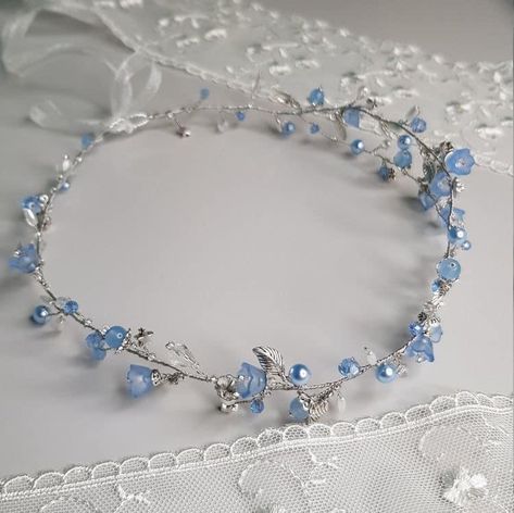 Blue Mid Length Dress, قلادات متدلية, Pretty Jewelry Necklaces, Beautiful Tiaras, Silver Leaves, Magical Jewelry, Blue Bridal, Jewelry Accessories Ideas, Girly Accessories