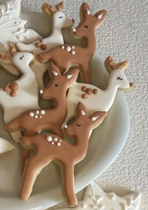 Deer Cookies, Christmas Inspo, Christmas Treats, Christmas Desserts, Woodland Animals, Gingerbread Cookies, Christmas Cookies, Gingerbread, Deer