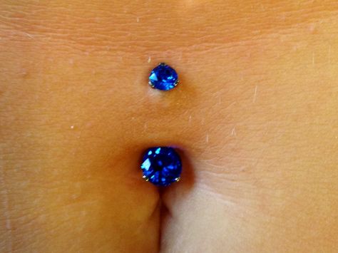 Navel piercing with the blue Swarovski Blue Belly Button Piercing, Belly Button Piercing Jewelry, Belly Piercing Jewelry, Button Piercing, Piercing Shop, Navel Piercing, Belly Piercing, Some Body, Belly Button Piercing