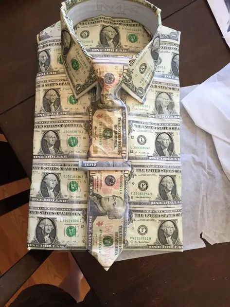 20+ Cute and Creative Graduation Money Gift Ideas (For High School and College) - Finsavvy Panda Money Lei Diy, Money Gift Ideas, Graduation Money Lei, Graduation Money Gifts, Diy Graduation Gifts, Money Print, Money Shirt, Folding Money, Dollar Bill Origami