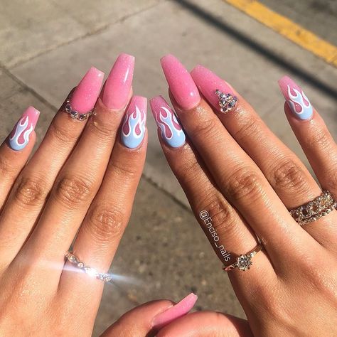 Flame Nails, Nails Grunge, Smink Inspiration, Grunge Nails, Makijaż Smokey Eye, Nails Polish, I Need More, Summer Acrylic Nails, Gradient Nails