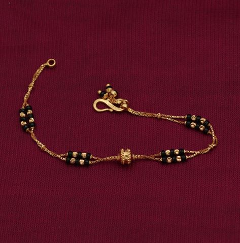 Black Beads Bracelet Gold, Gold Mangalsutra Bracelet, 22k Gold Chain, Kids Gold Jewelry, Bracelet Indian, Mangalsutra Bracelet, Gold Bracelet Simple, Antique Necklaces Design, Black Beads Mangalsutra Design